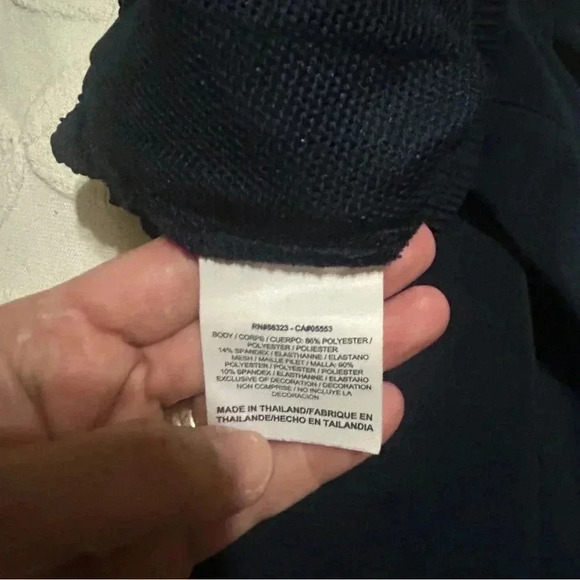 EUC Nike navy Women’s Drifit athletic pants. Zipper pockets and legs Lightweight - Picture 14 of 16